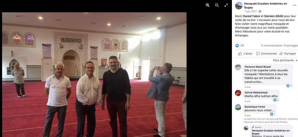 Damien Abad en visite dans la mosquée d'Ambérieu (Ain)