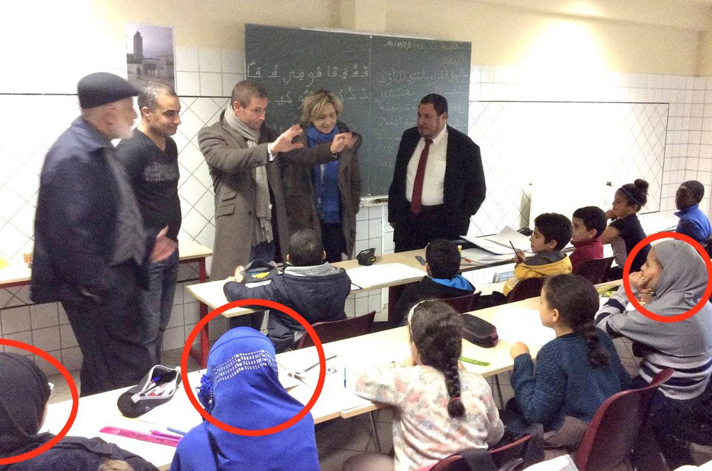Visite de Valérie Pécresse à l'école coranique de la mosquée d'Evry-Courcouronnes avec Khalil Merroun (cravate rouge)